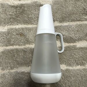 Like new laundry detergent dispenser